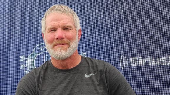 Brett Favre Reveals Parkinson’s Diagnosis During Congressional Testimony